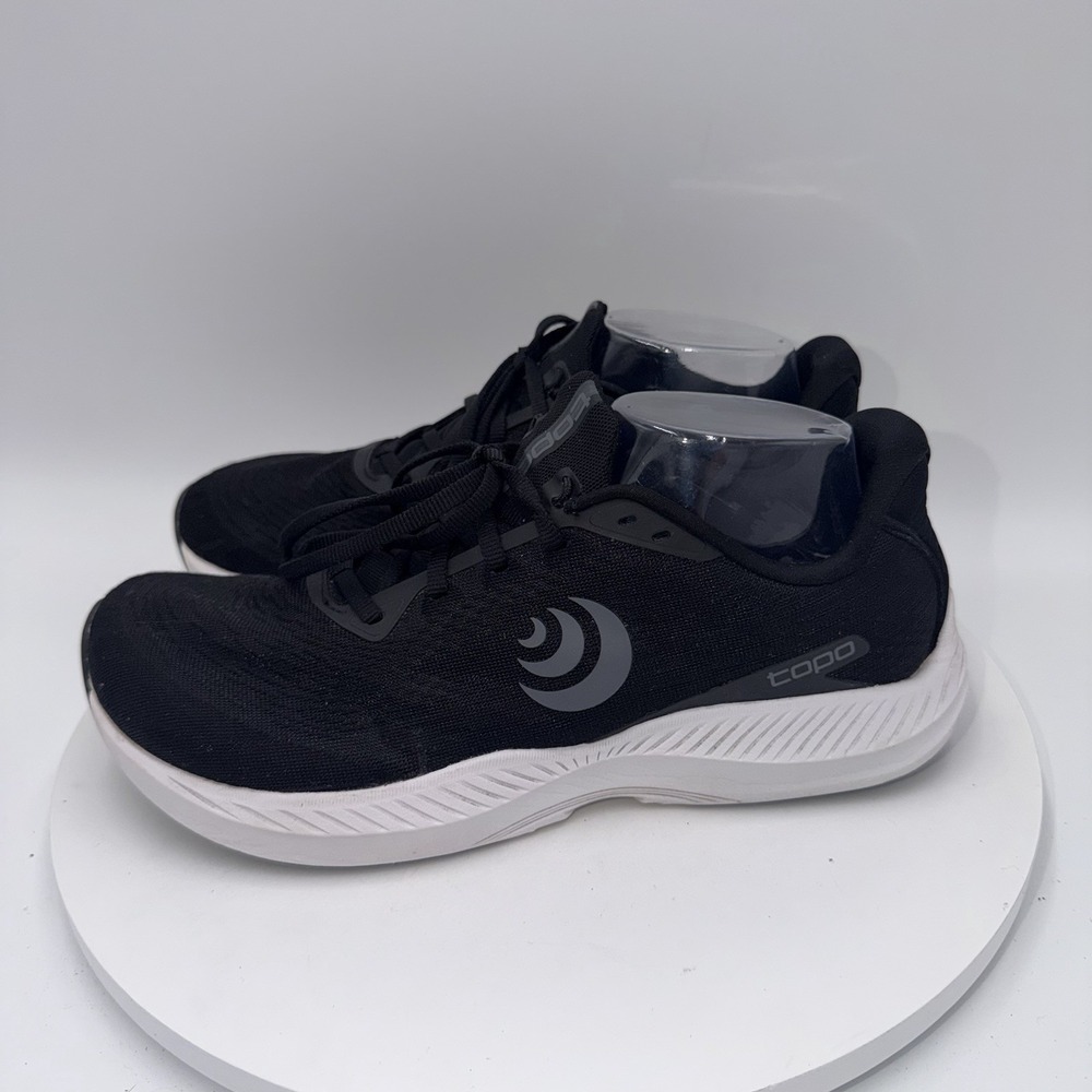 Topo Athletics Women's Fli-lyte 5 (Black/White) Size 9.5 US 41 EU
